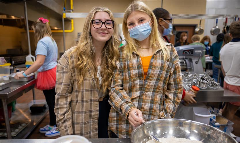 Culinary students bake pumpkin bread